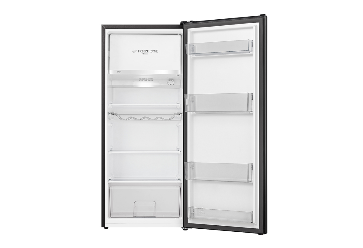 Απεικονίζεται το ψυγείο ανοιχτό.